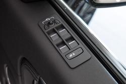 2025 Land Rover Discovery Sport P300e Dynamic SE