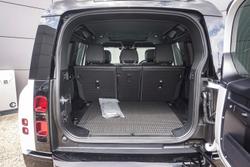 2025 Land Rover Defender 110 D350 X-Dynamic SE