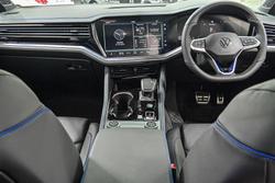 2025 Volkswagen Touareg R