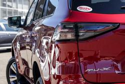 2024 Isuzu MU-X LS-T