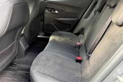 2025 Peugeot 2008 GT Hybrid