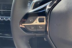 2025 Peugeot 2008 GT Hybrid