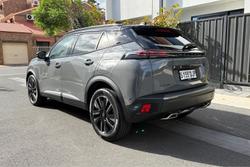 2025 Peugeot 2008 GT Hybrid