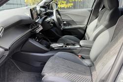 2025 Peugeot 2008 GT Hybrid