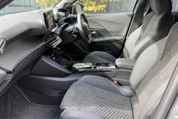 2025 Peugeot 2008 GT Hybrid