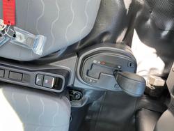 2025 Isuzu Nlr 45-150