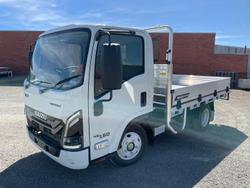 2025 Isuzu Nlr 45-150