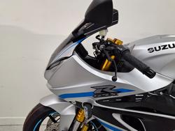 2025 Suzuki GSX-R1000R red