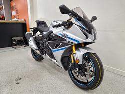 2025 Suzuki GSX-R1000R red