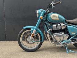 2025 Royal Enfield (see Also Enfiel 2025 ROYAL ENFIELD 650CC CLASSIC 650 GREEN