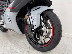 2025 CFMOTO 2025 CF Moto 675CC 675SR-R ABS Road Aerolite Grey