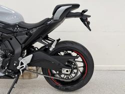 2025 CFMOTO 2025 CF Moto 675CC 675SR-R ABS Road Aerolite Grey