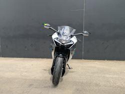 2025 CFMOTO 2025 CF MOTO 675CC 675SR-R ABS Glacier White