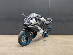 2025 CFMOTO 2025 CF MOTO 675CC 675SR-R ABS Glacier White