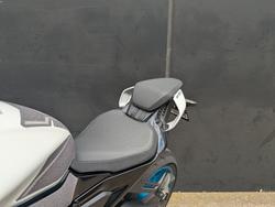 2025 CFMOTO 2025 CF MOTO 675CC 675SR-R ABS Glacier White