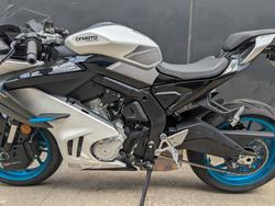 2025 CFMOTO 2025 CF MOTO 675CC 675SR-R ABS Glacier White