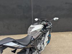 2025 CFMOTO 2025 CF MOTO 675CC 675SR-R ABS Glacier White