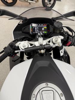 2025 CFMOTO 2025 CF Moto 675CC 675SR-R ABS Road NEBULA WHITE