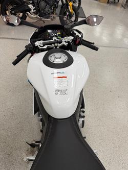 2025 CFMOTO 2025 CF Moto 675CC 675SR-R ABS Road NEBULA WHITE