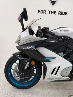2025 CFMOTO 2025 CF Moto 675CC 675SR-R ABS Road NEBULA WHITE