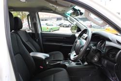 2022 Toyota Hilux SR