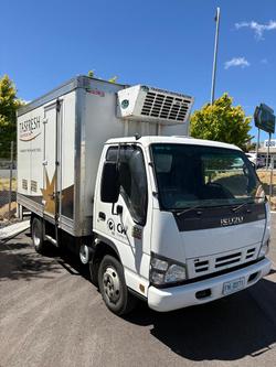 Isuzu NPR 200