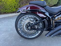 2018 HARLEY-DAVIDSON FXBR BREAKOUT Red