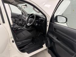 2018 Toyota Hilux Workmate TGN121R 4x2 Glacier White