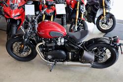 2022 Triumph Bonneville Bobber Bobber Red