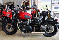 2022 Triumph Bonneville Bobber Bobber Red