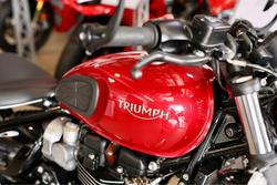2022 Triumph Bonneville Bobber Bobber Red