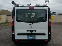2015 Renault Trafic 66KW X82 Glacier White