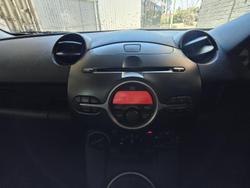 2010 Mazda 2 Maxx DE Series 1 MY10 BLUE