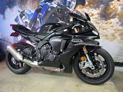 2025 Yamaha YZF-R1 BLACK