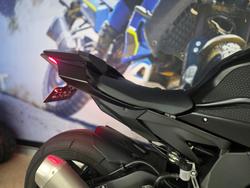 2025 Yamaha YZF-R1 BLACK
