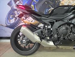 2025 Yamaha YZF-R1 BLACK