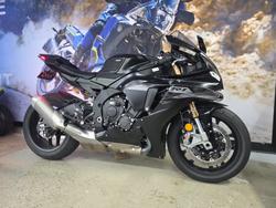 2025 Yamaha YZF-R1 BLACK
