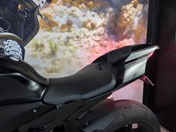 2025 Yamaha YZF-R1 BLACK