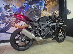 2025 Yamaha YZF-R1 BLACK