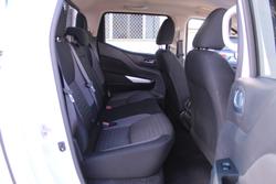 2022 Nissan Navara ST