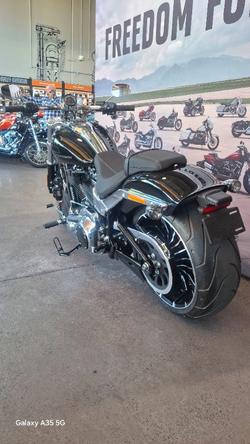 2025 Harley-davidson FXBR BREAKOUT (117) Vivid Black