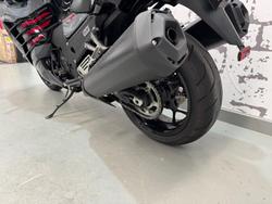 2022 Kawasaki Ninja ZX-14R ABS (ZX1400J) Ninja Grey