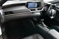 2019 Lexus ES 300h Luxury