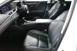 2019 Lexus ES 300h Luxury