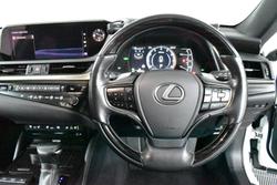 2019 Lexus ES 300h Luxury