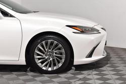 2019 Lexus ES 300h Luxury