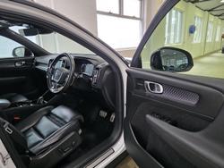 2018 Volvo XC40 D4 R-Design