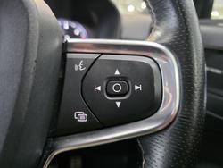 2018 Volvo XC40 D4 R-Design