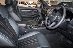 2025 Isuzu MU-X LS-T