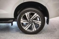 2025 Isuzu MU-X LS-T